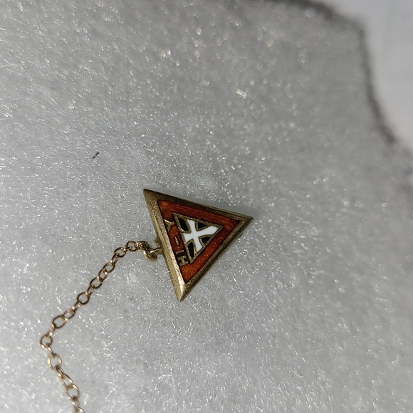Vintage YMCA HI-Y Boy's Club Lapel Pledge Pin with Cross, Inkwell & Feather Pen - Picture 3 of 9